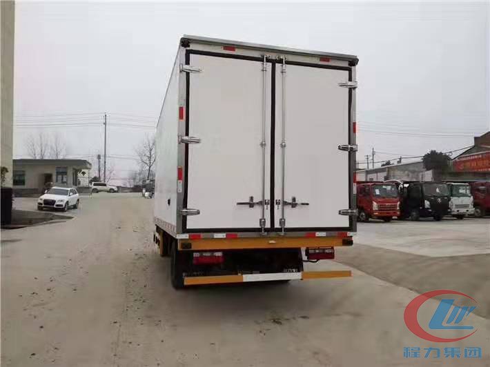 918博天堂东风多利卡D7冷藏车