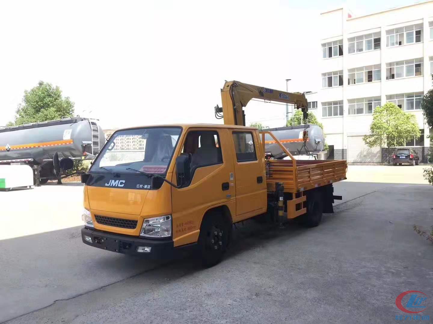 湖北918博天堂江铃蓝牌2吨随车吊高清图