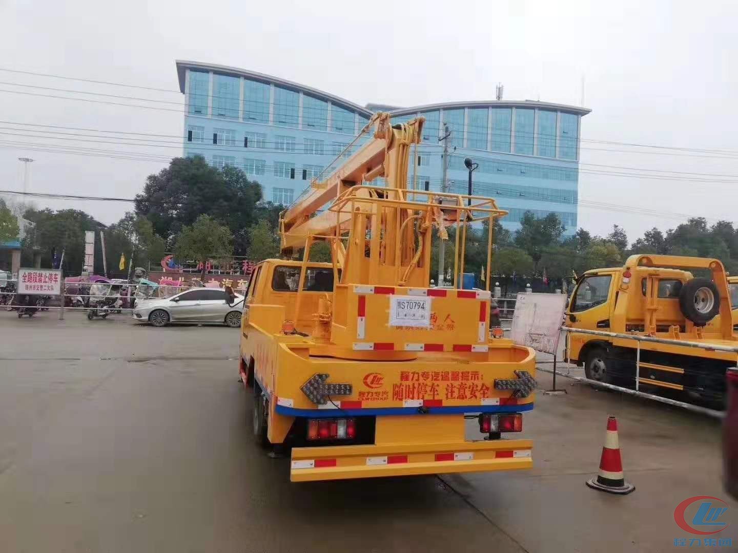 918博天堂江铃16米高空作业车侧面图
